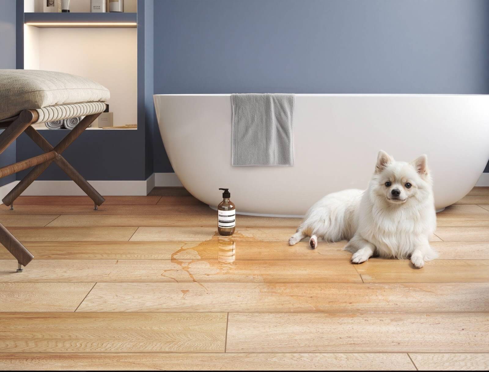 Piso laminado en baño contemporáneo con bañera blanca y perro sobre el suelo, tendencia baños 2026.